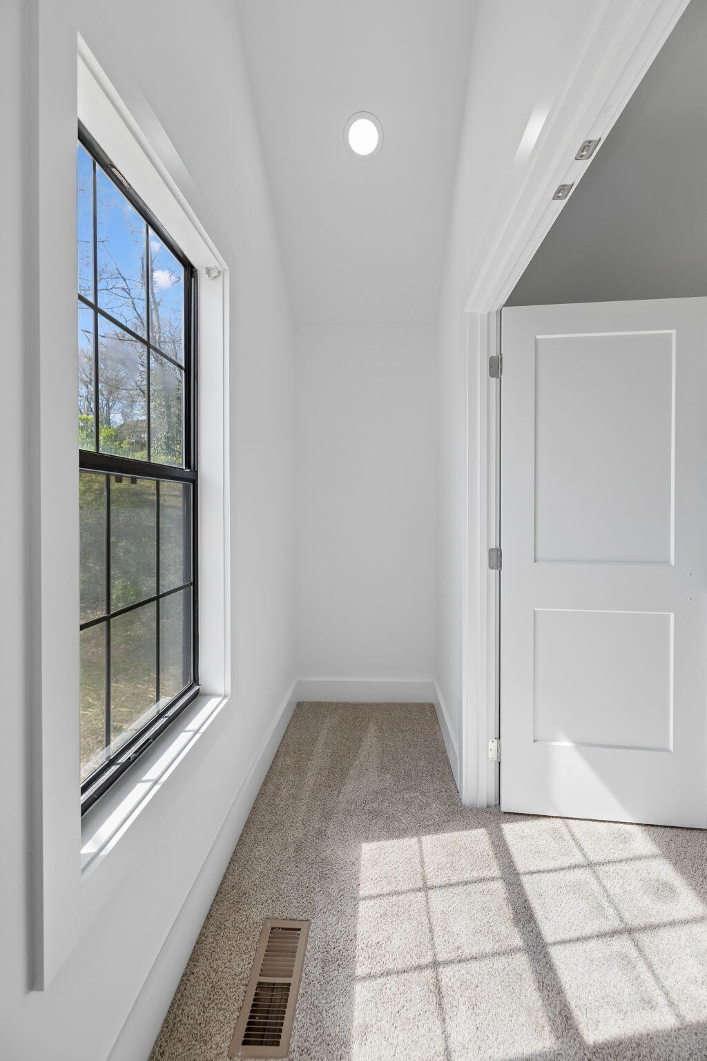 614 Shoemaker Street Athens, TN 37303 - Photo 20 of 46 Primary Bedroom 1 Closet