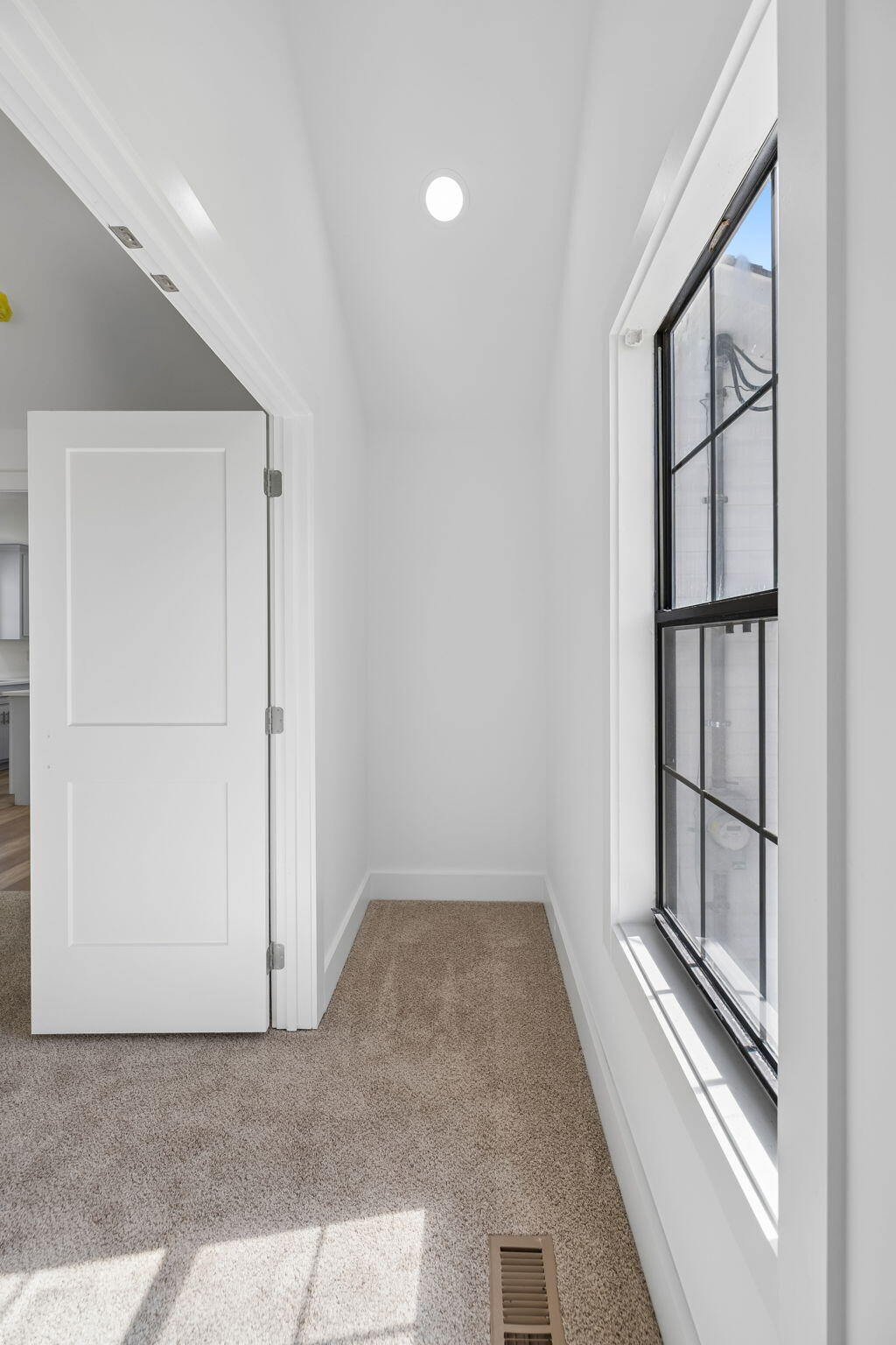 614 Shoemaker Street Athens, TN 37303 - Photo 21 of 46 Primary Bedroom 1 Closet