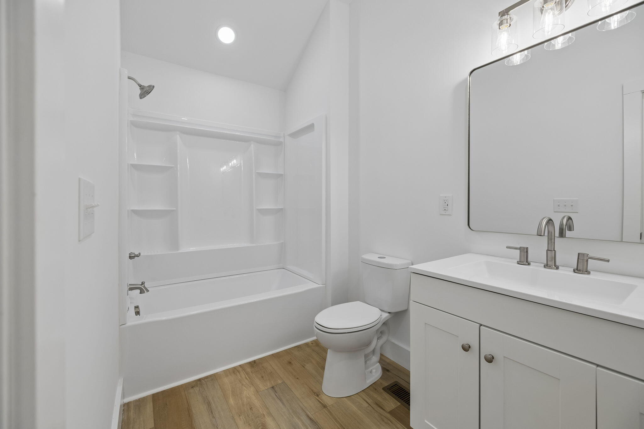 614 Shoemaker Street Athens, TN 37303 - Photo 22 of 46 Primary Bedroom 1 Bathroom