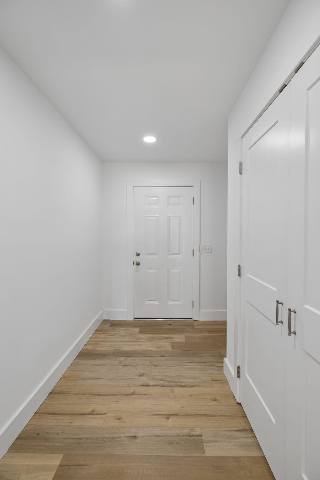 614 Shoemaker Street Athens, TN 37303 - Photo 24 of 46 Hallway with Pantry