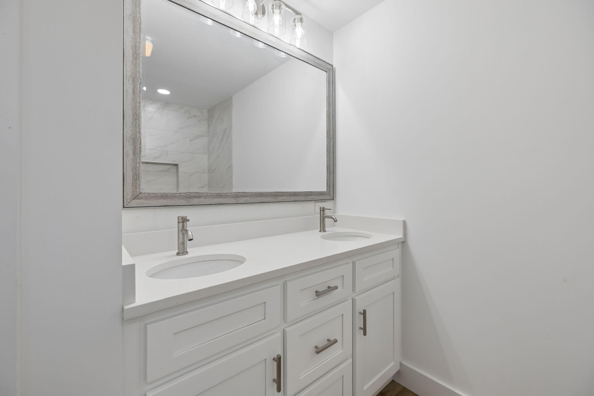 614 Shoemaker Street Athens, TN 37303 - Photo 27 of 46 Primary Bedroom 2 Bathroom