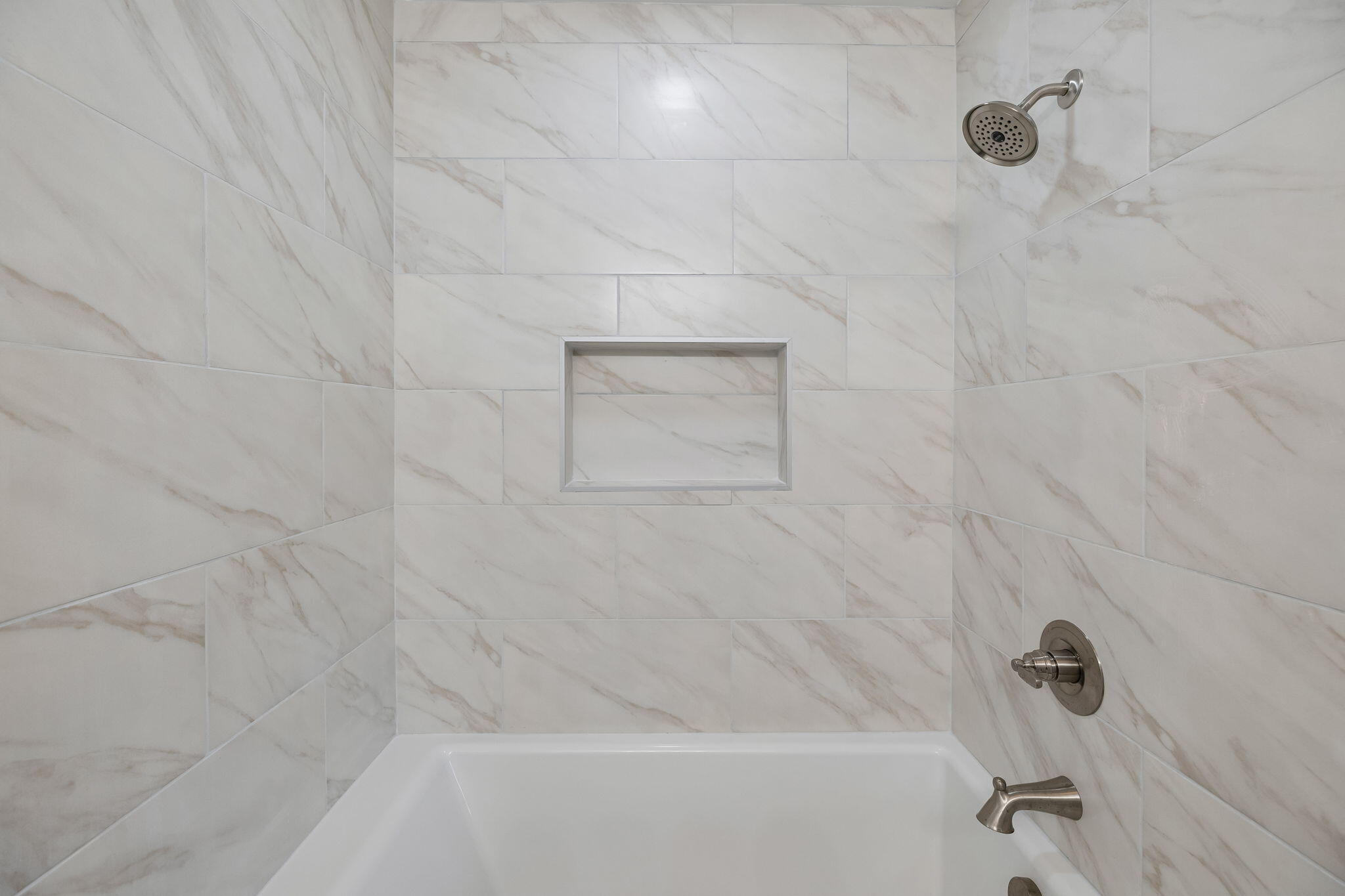 614 Shoemaker Street Athens, TN 37303 - Photo 28 of 46 Primary Bedroom 2 Tub/Shower