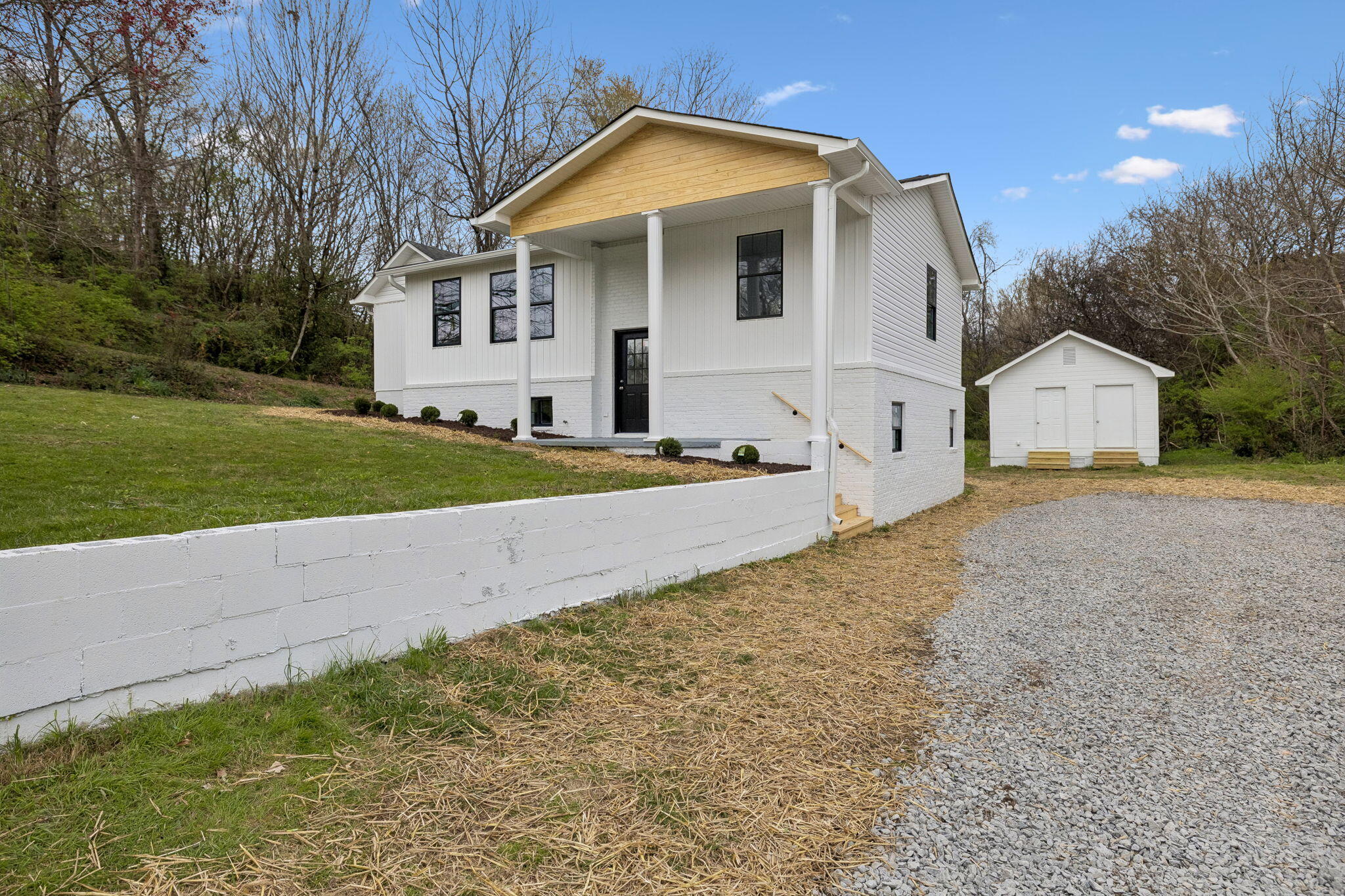 614 Shoemaker Street Athens, TN 37303 - Photo 3 of 46 Front
