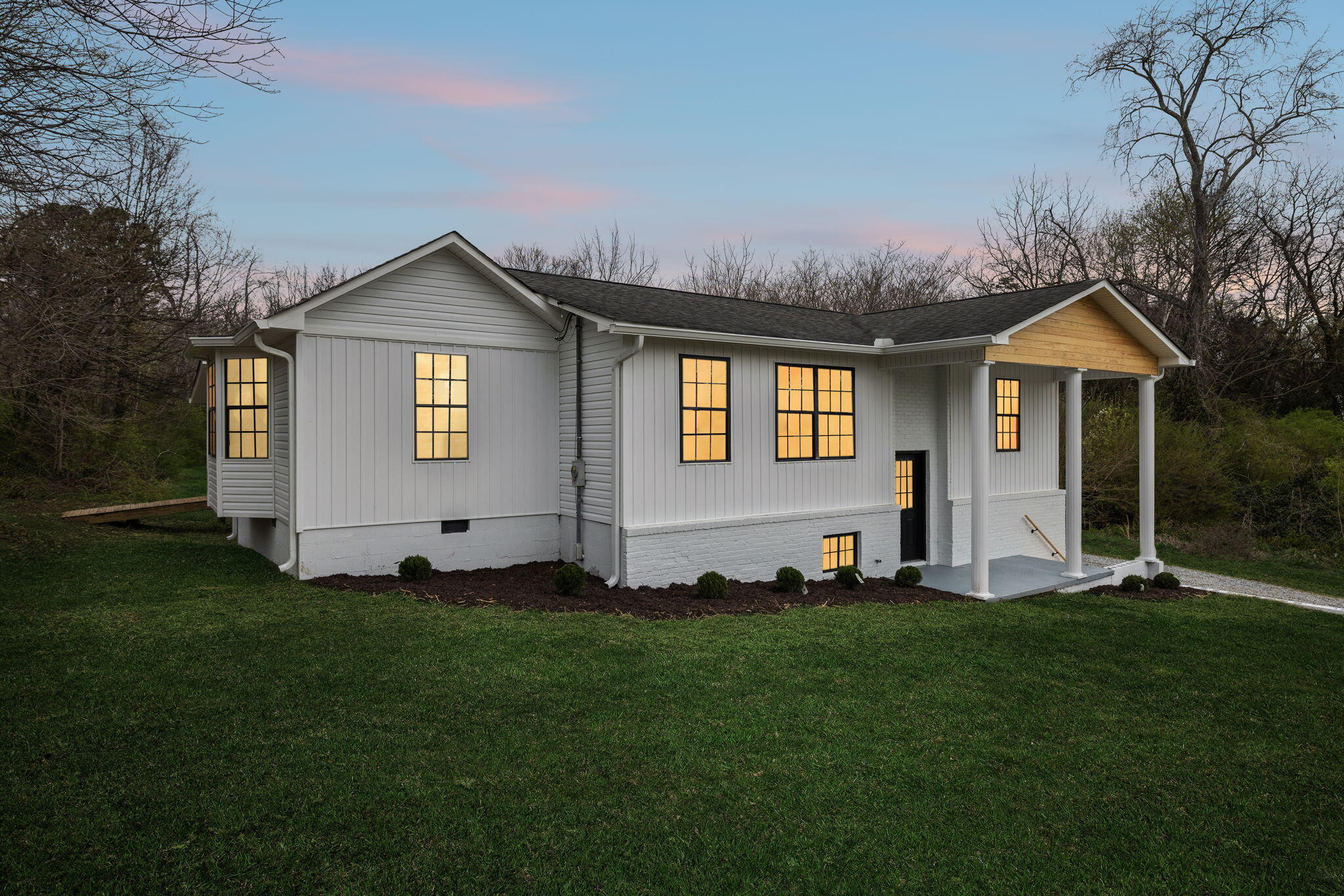 614 Shoemaker Street Athens, TN 37303 - Photo 46 of 46 Front View