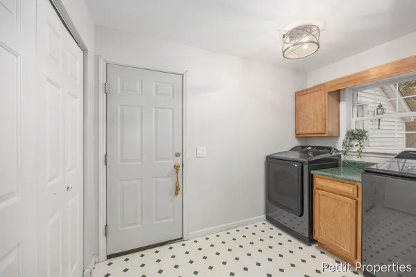 $299,900 | 623 Lennon Lane, Gladwin, MI 48624