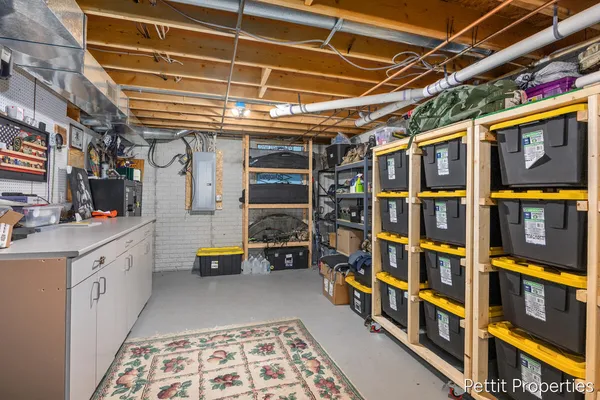 $299,900 | 623 Lennon Lane, Gladwin, MI 48624