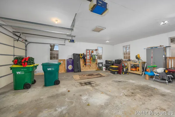 $299,900 | 623 Lennon Lane, Gladwin, MI 48624