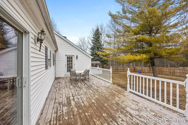 $299,900 | 623 Lennon Lane, Gladwin, MI 48624