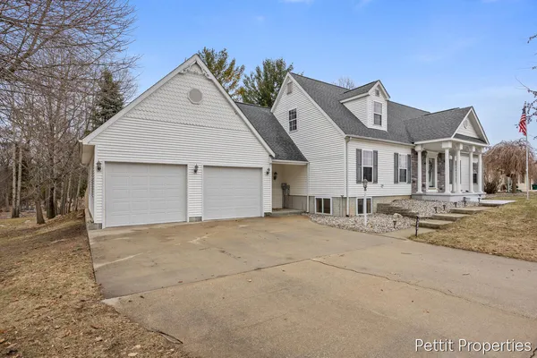 $299,900 | 623 Lennon Lane, Gladwin, MI 48624