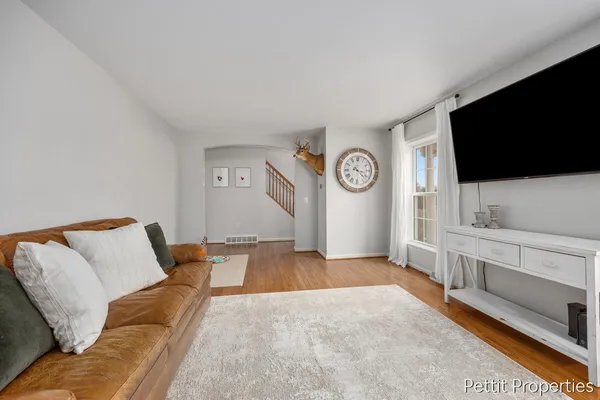 $299,900 | 623 Lennon Lane, Gladwin, MI 48624