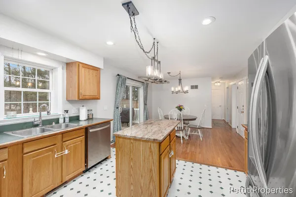 $299,900 | 623 Lennon Lane, Gladwin, MI 48624