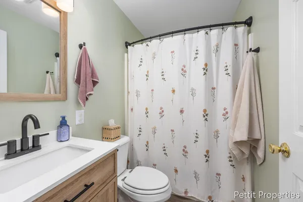 $299,900 | 623 Lennon Lane, Gladwin, MI 48624