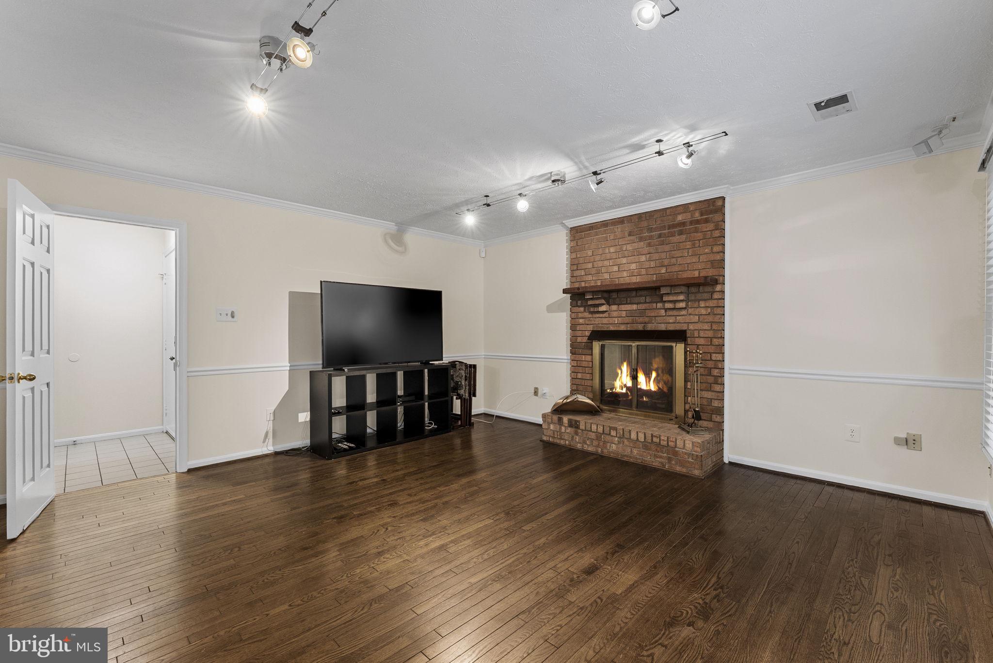 36 Rutherford Circle Sterling, VA 20165 - Photo 31 of 85