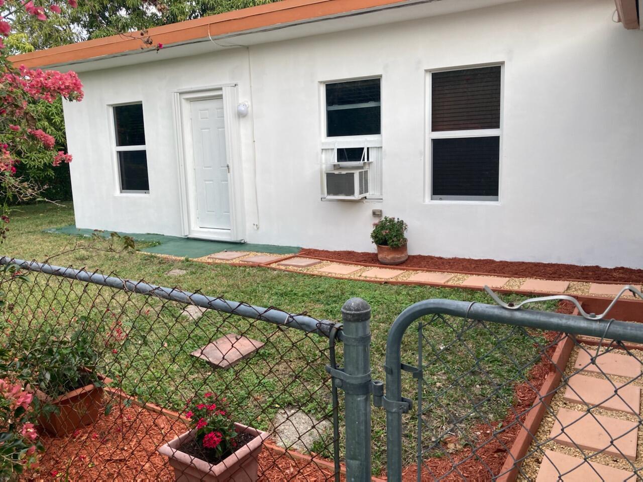 7775 Southwest 72nd Avenue Miami, FL 33143 - Photo 20 of 31 IMG_0169
