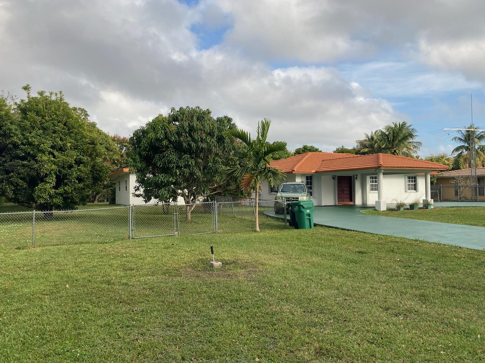 7775 Southwest 72nd Avenue Miami, FL 33143 - Photo 3 of 31 IMG_0172