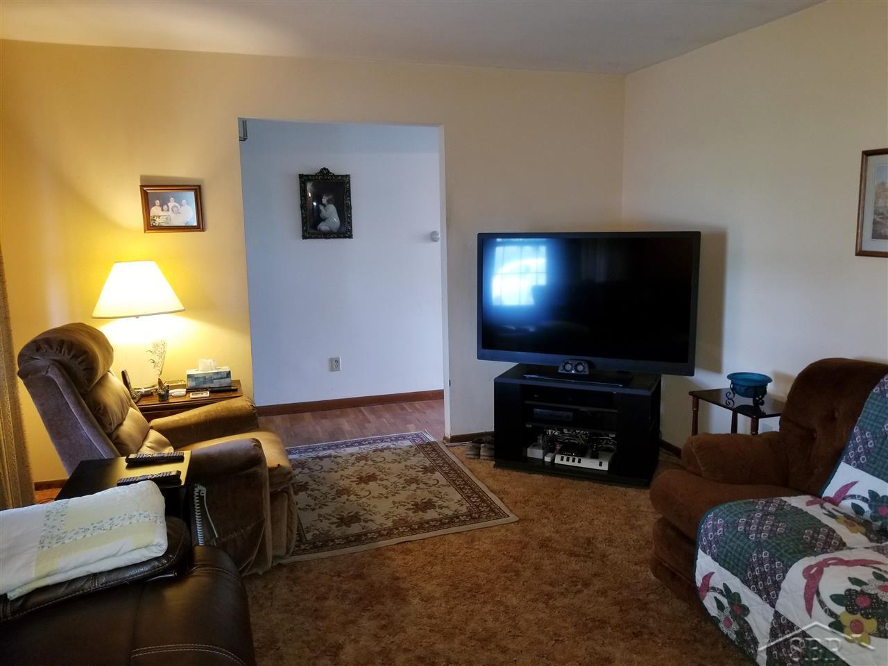 7690 Hospital Road Freeland, MI 48623 - Photo 6 of 14 31357716-5.JPG