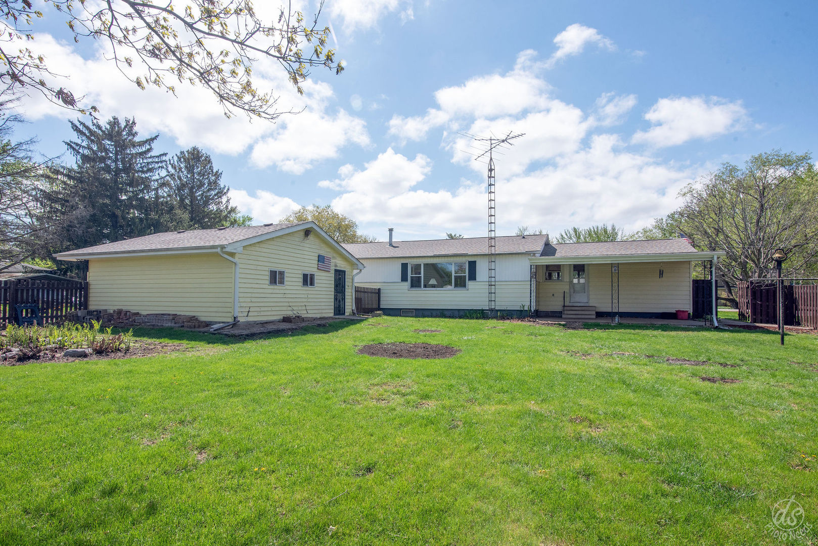 185 Swanson Road Sycamore, IL 60178 - Photo 32 of 47 a view of a house with backyard