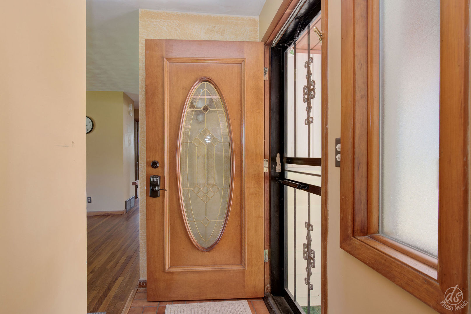 185 Swanson Road Sycamore, IL 60178 - Photo 7 of 47 an entryway view