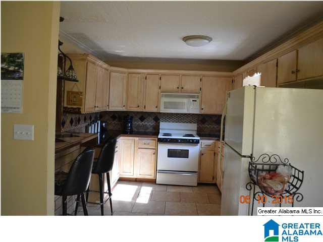 8235 Wade Road Warrior, AL 35180 - Photo 5 of 9