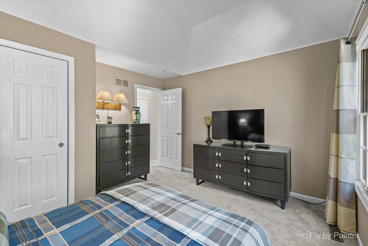 6504 Sands Road Crystal Lake, IL 60014 - Photo 26 of 46 Gallery Image 26