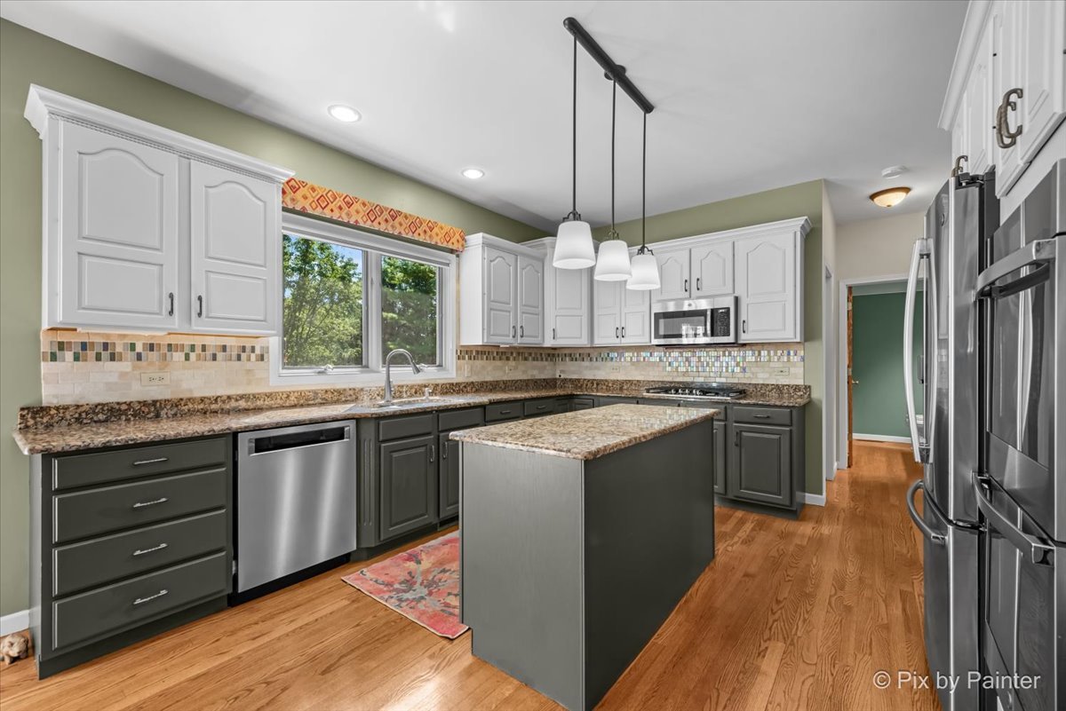 6504 Sands Road Crystal Lake, IL 60014 - Photo 9 of 46 Gallery Image 9
