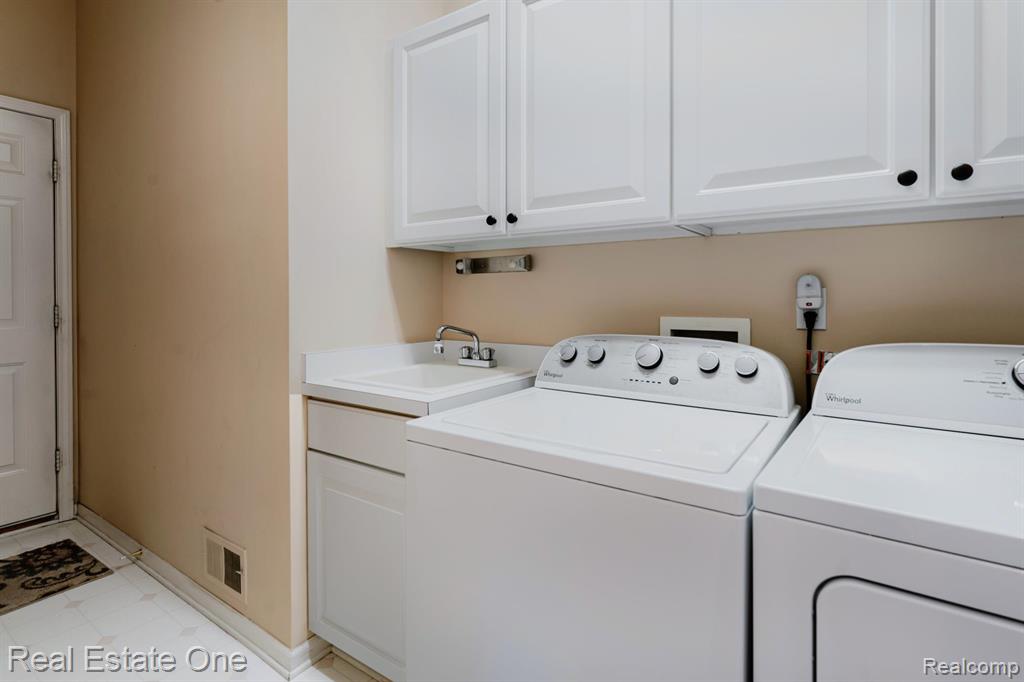 1602 Boulder Court Rochester, MI 48306 - Photo 24 of 46