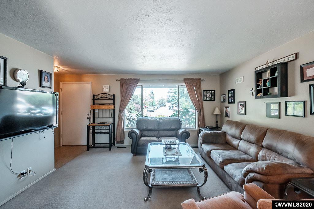 4703 Deerhorn Court Northeast Salem, OR 97305 - Photo 5 of 24