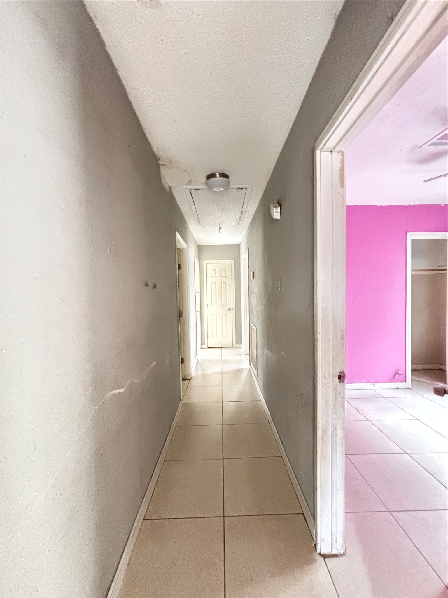 439 Terminal Street Houston, TX 77020 - Photo 6 of 7 a view of a hallway