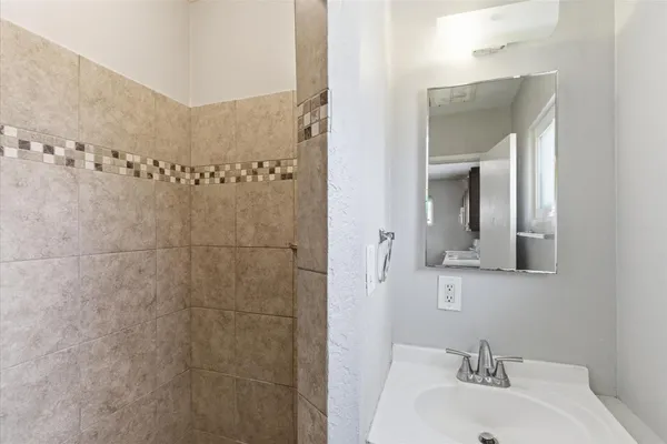 $1,100 | 2609 West Morten Avenue, Unit 1, Phoenix, AZ 85051