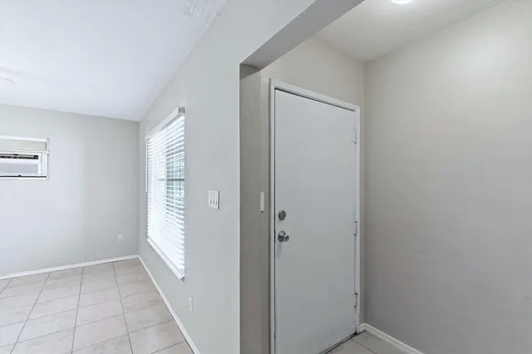 $1,100 | 2609 West Morten Avenue, Unit 1, Phoenix, AZ 85051
