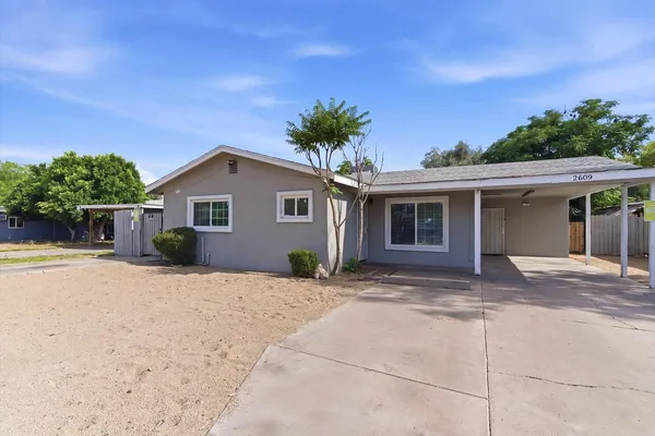 $1,100 | 2609 West Morten Avenue, Unit 1, Phoenix, AZ 85051