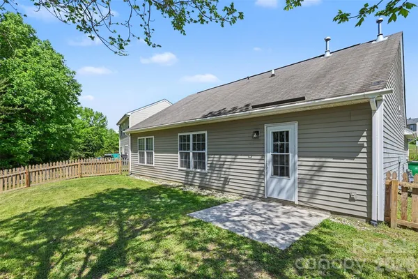 $299,999 | 2617 Forest Grove Court, Charlotte, NC 28269