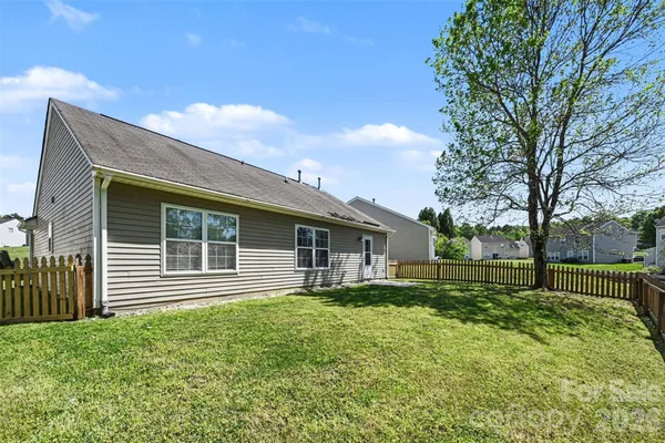 $299,999 | 2617 Forest Grove Court, Charlotte, NC 28269