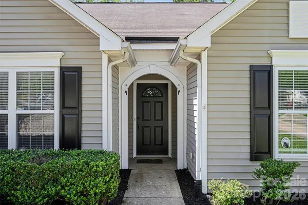 $299,999 | 2617 Forest Grove Court, Charlotte, NC 28269