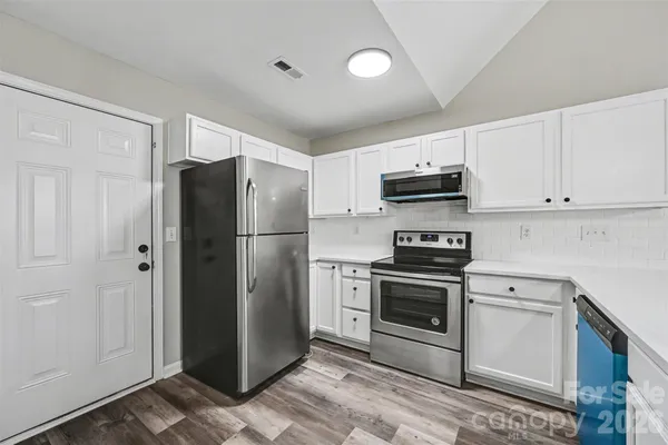 $299,999 | 2617 Forest Grove Court, Charlotte, NC 28269