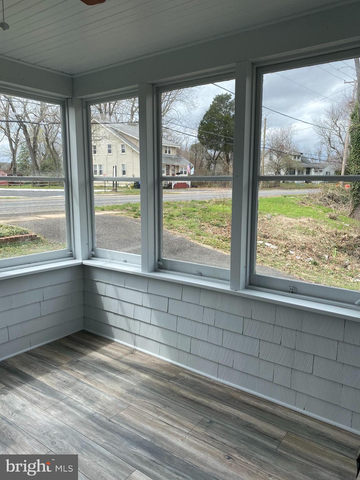 261 Berlin Road Clementon, NJ 08021 - Photo 20 of 45 enclosed porch