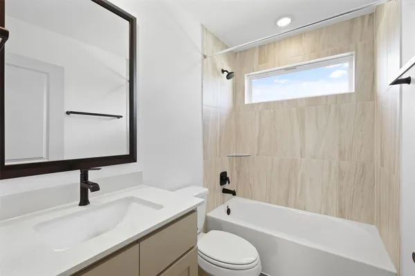 $3,200 | 3333 Woodrose Orchard Drive, Pearland, TX 77581