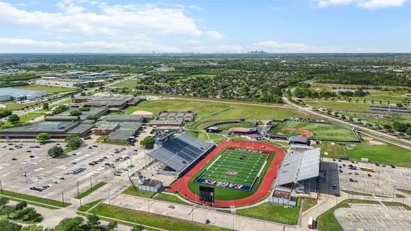 $3,200 | 3333 Woodrose Orchard Drive, Pearland, TX 77581