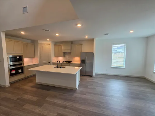 $3,200 | 3333 Woodrose Orchard Drive, Pearland, TX 77581