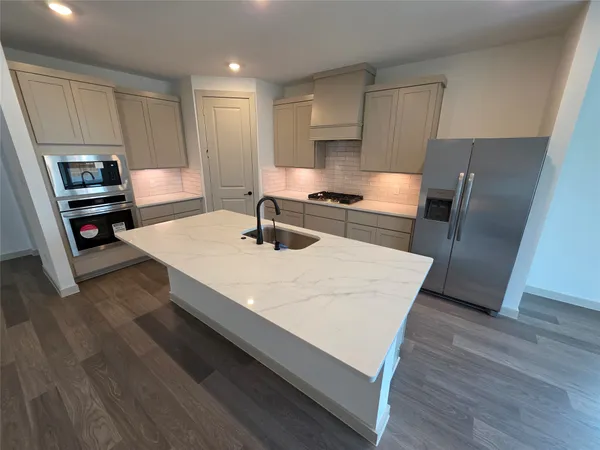 $3,200 | 3333 Woodrose Orchard Drive, Pearland, TX 77581