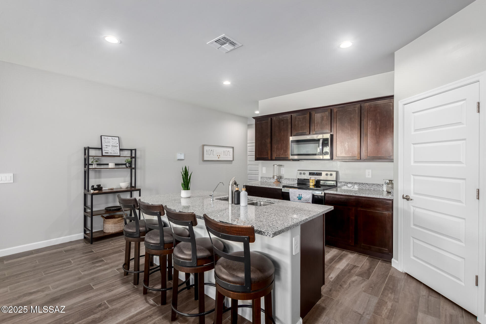 17141 West Gatling Road Marana, AZ 85653 - Photo 8 of 37