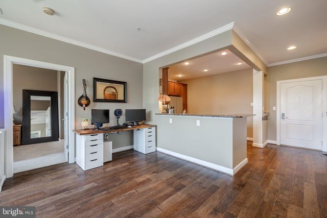 $440,000 | 400 Cameron Station Boulevard, Unit 216, Alexandria, VA 22304