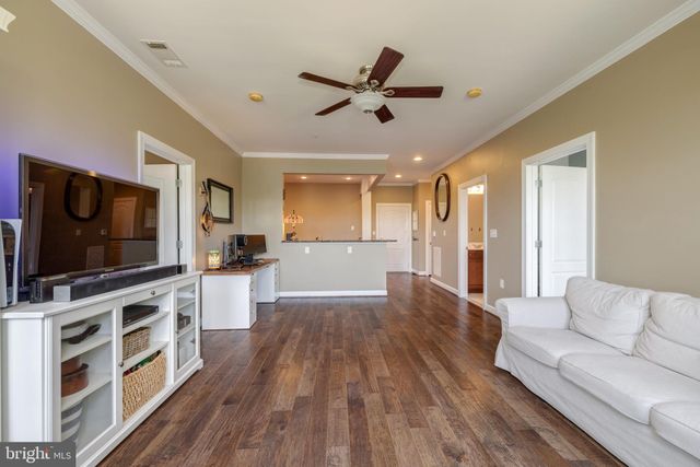 $440,000 | 400 Cameron Station Boulevard, Unit 216, Alexandria, VA 22304