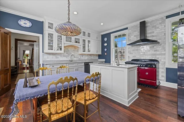 $3,799,900 | 121 West King Street, Edenton, NC 27932