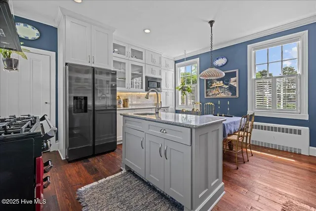 $3,799,900 | 121 West King Street, Edenton, NC 27932