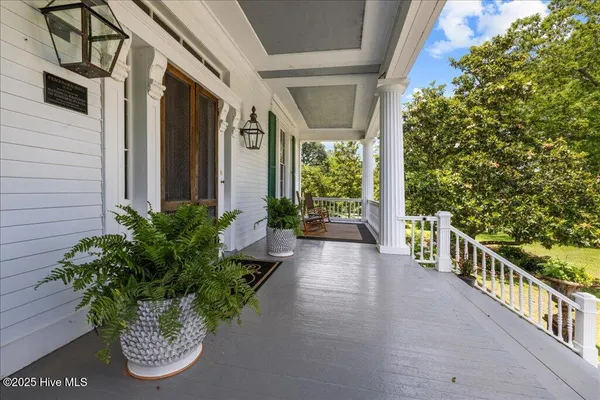 $3,495,000 | 121 West King Street, Edenton, NC 27932