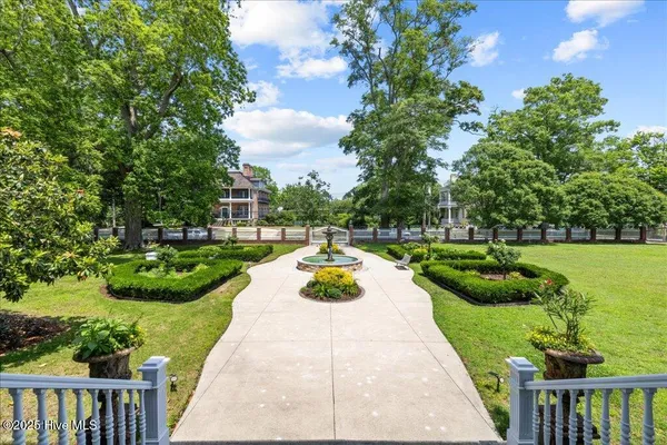 $3,495,000 | 121 West King Street, Edenton, NC 27932