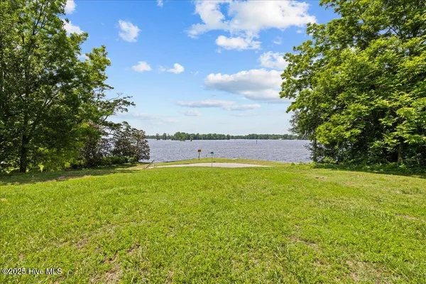 $3,495,000 | 121 West King Street, Edenton, NC 27932