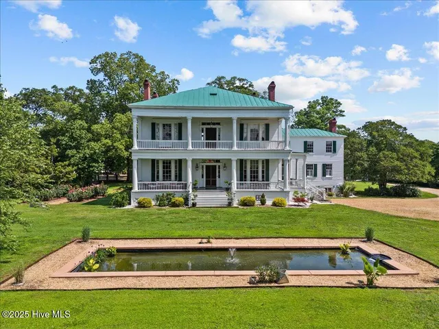 $3,799,900 | 121 West King Street, Edenton, NC 27932