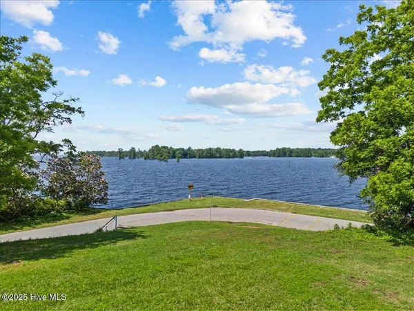 $3,495,000 | 121 West King Street, Edenton, NC 27932